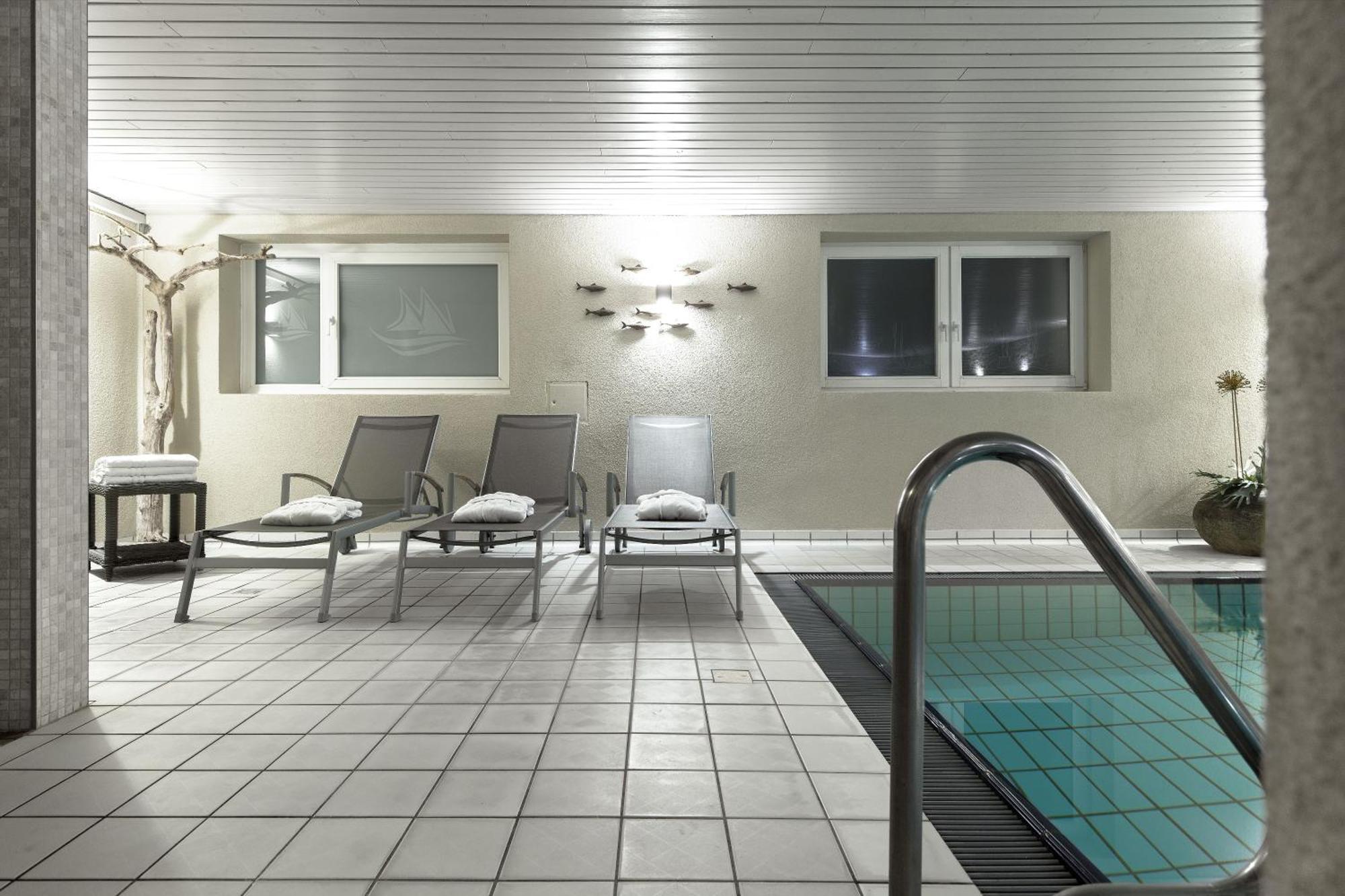 Mein Strandhaus - Hotel, Restaurant & Schwimmbad Тиммендорфер-Штранд Экстерьер фото
