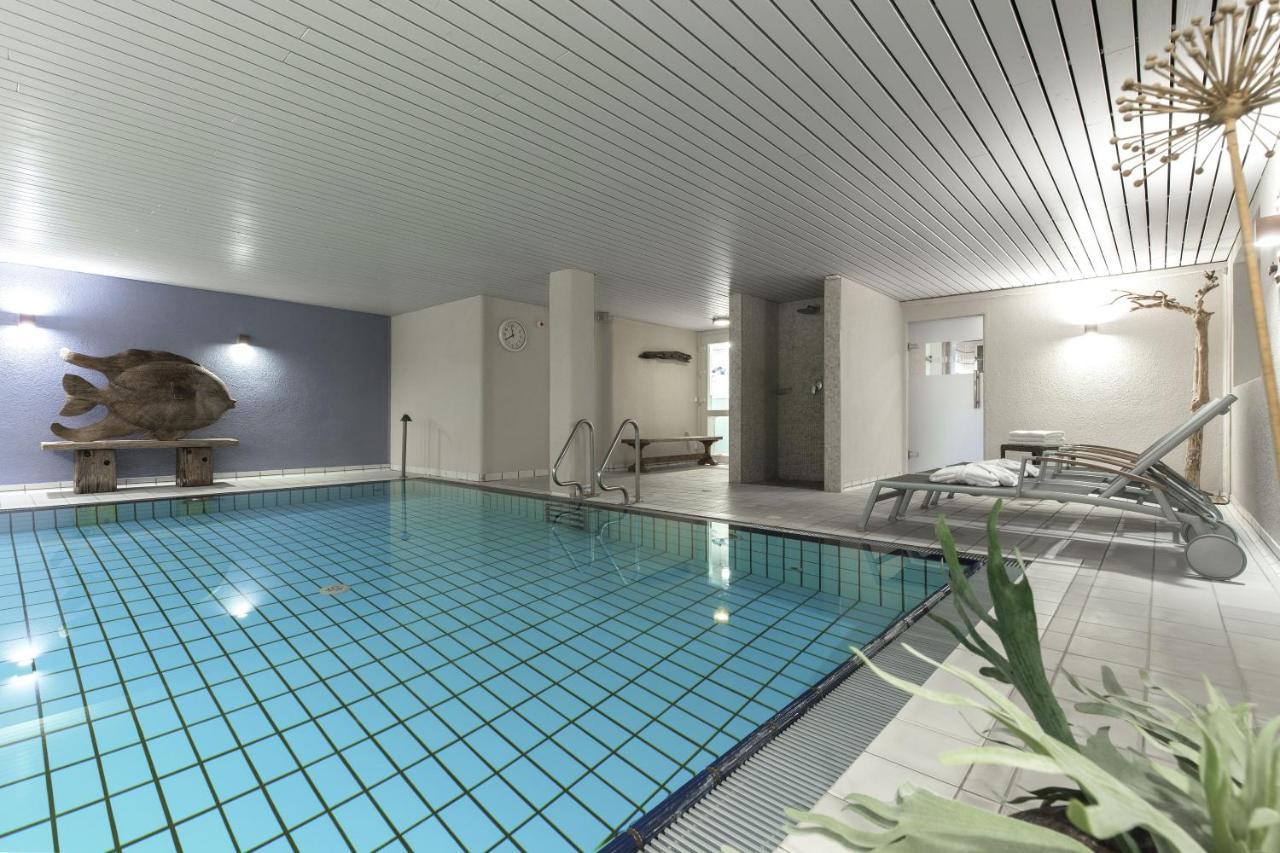 Mein Strandhaus - Hotel, Restaurant & Schwimmbad Тиммендорфер-Штранд Экстерьер фото