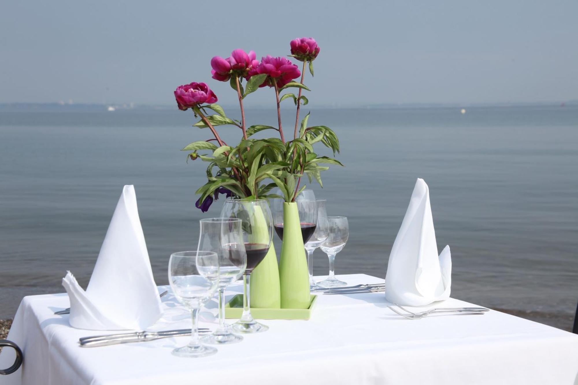 Mein Strandhaus - Hotel, Restaurant & Schwimmbad Тиммендорфер-Штранд Экстерьер фото